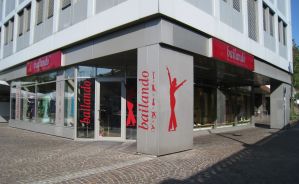 Eingang Bailando Tanzbedarf und Schuhe in Freiburg